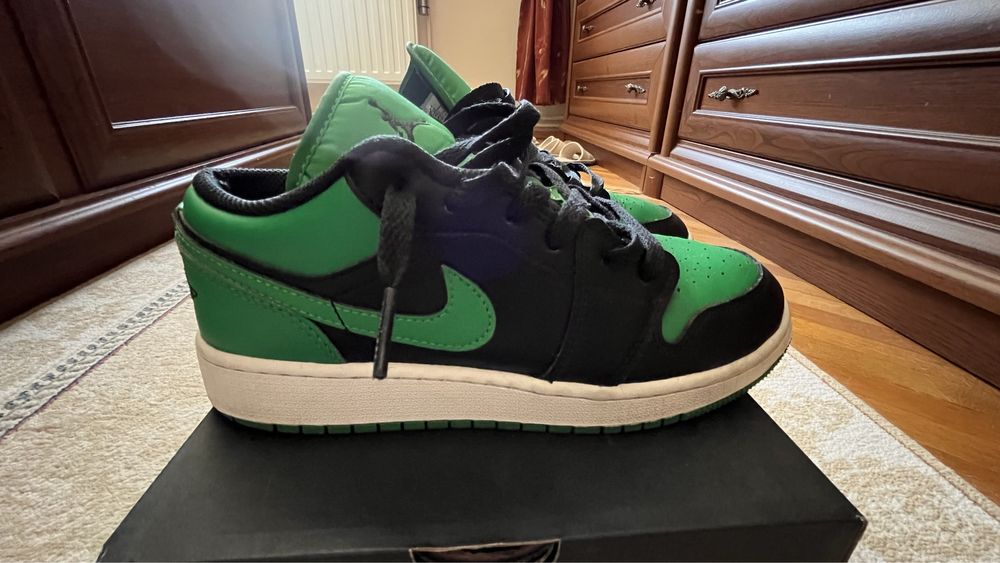 Adidasi Nike Jordan Low mar.36,37