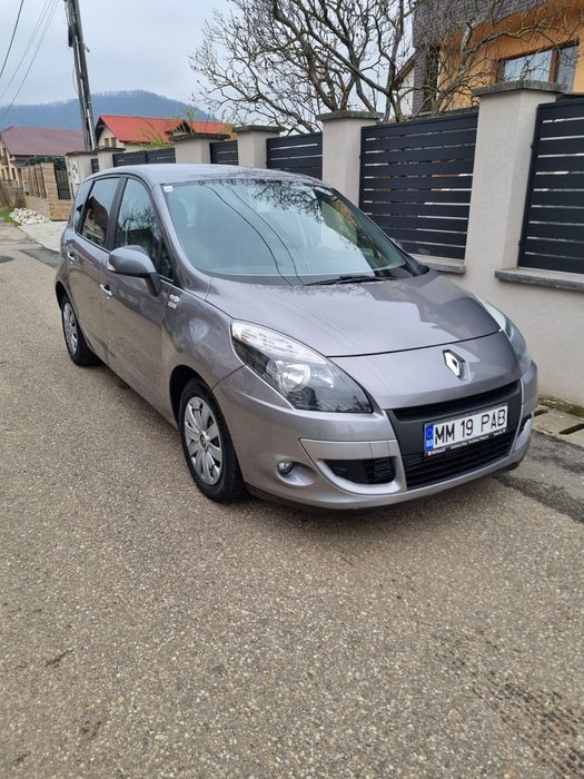 Vând Renault Scenic III Motor 1.6 DCi an 2011 înmatriculat
