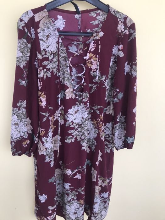 Rochie visinie flori Stradivarius