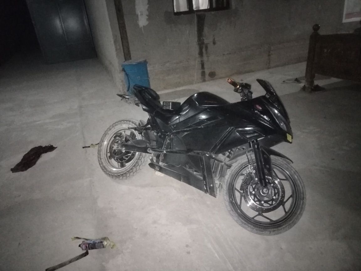 Elektro bike yamaha r3 3000watli mator