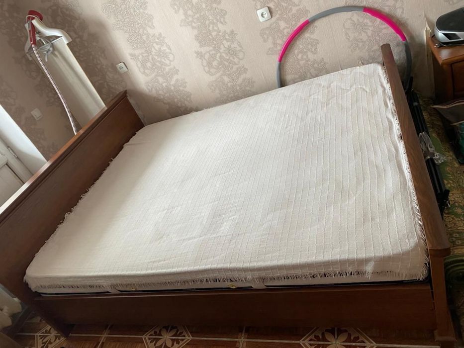 Срочно продам двуспальную кровать