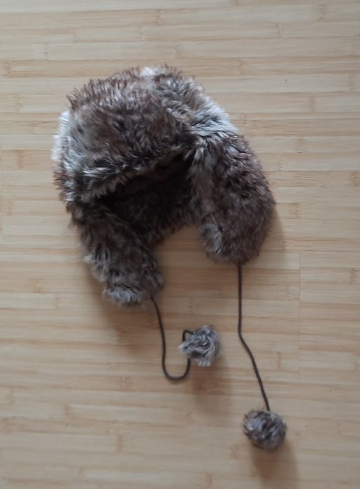 Căciulă din blana artificiala