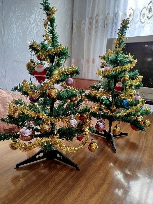 Елки новогодние, мишура елочная