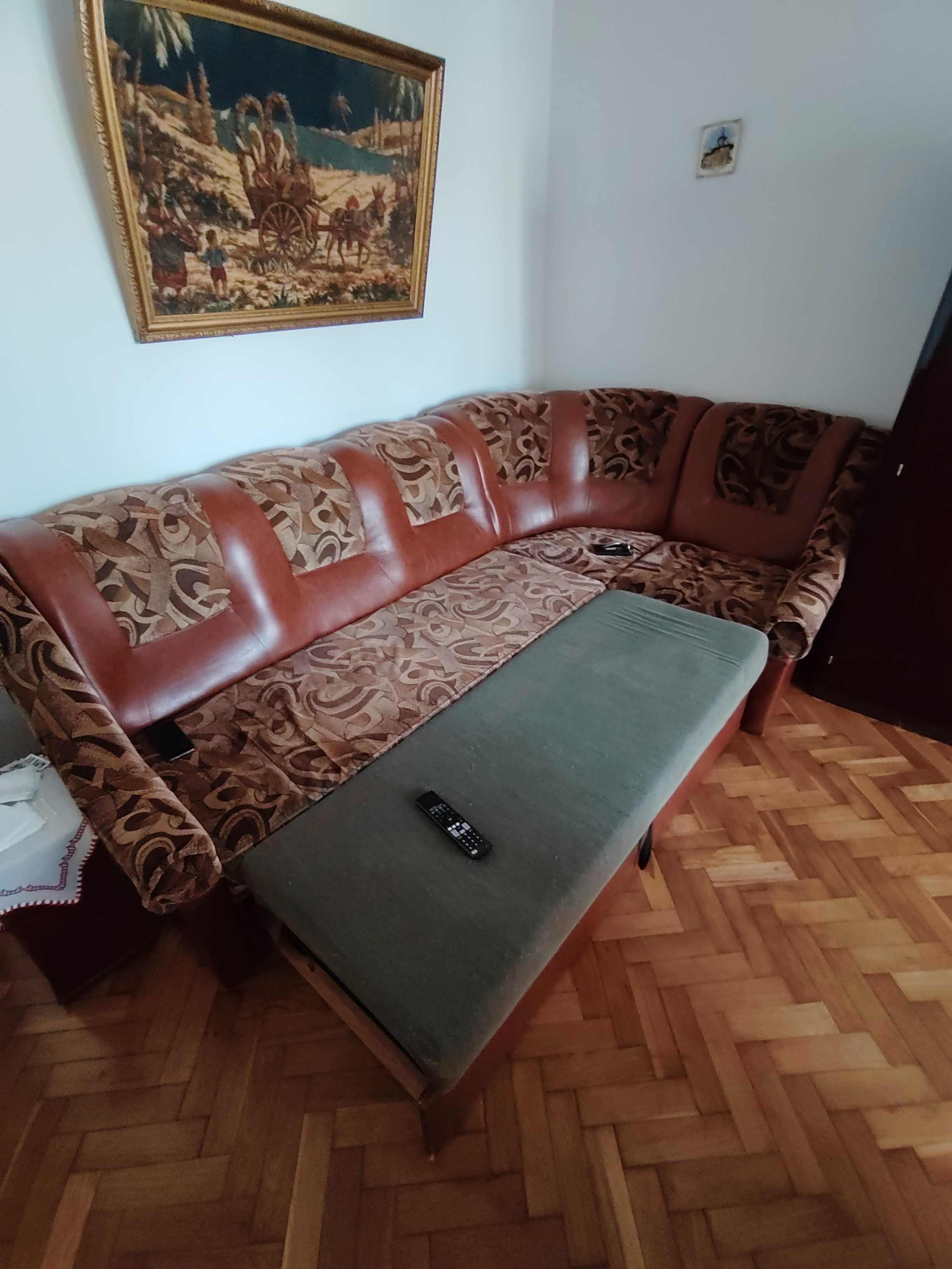 Vând colțar extensibil
