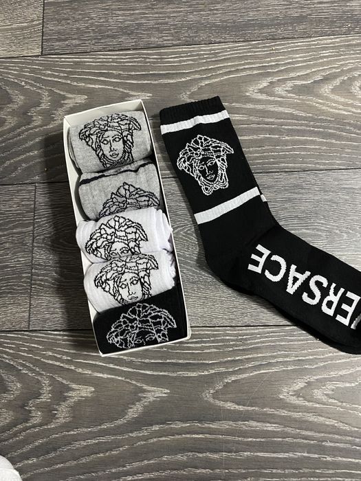 Sosete versace 6 la set 75 lei