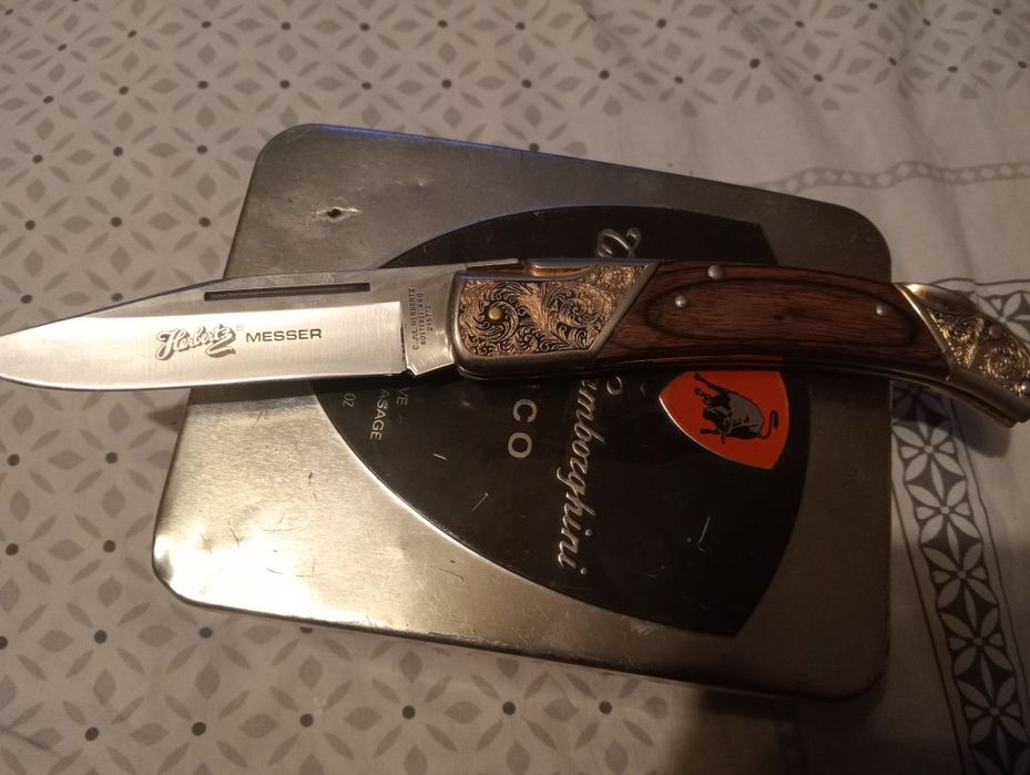 Vând briceag original