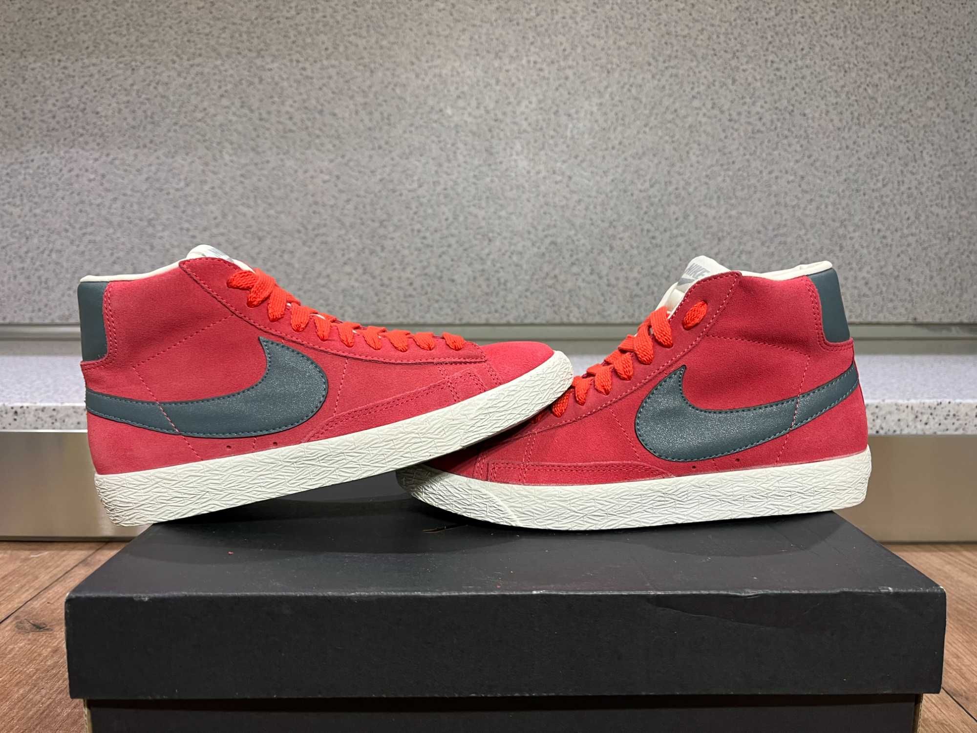 ОРИГИНАЛНИ *** Nike Blazer Mid Vintige Suede /SpeedRed/Grey