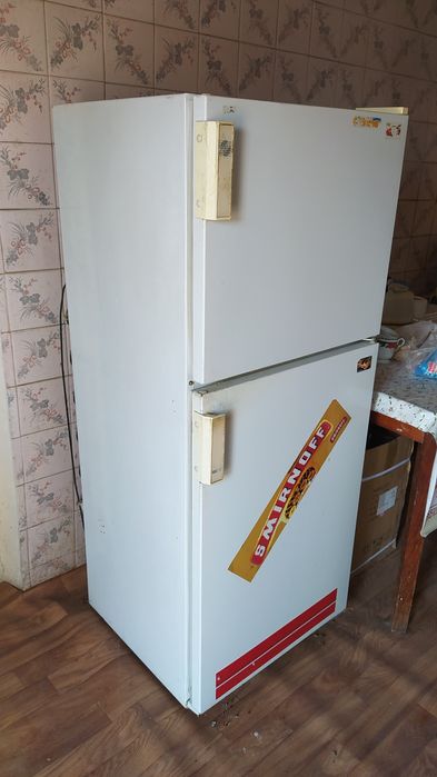 Холодильник Бирюса