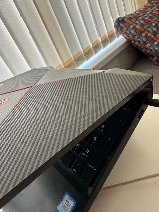 HP OMEN 15, i7-9750H, GTX 1660 Ti 6GB, 16GB RAM, 1TB SSD