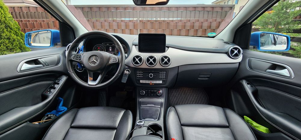 Mercedes B class electric (masina electrica)