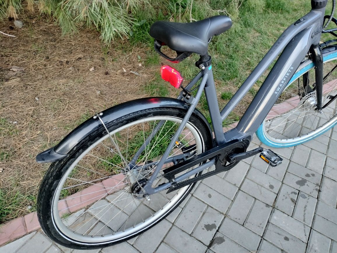 Bicicleta electrica cu motor central Shimano steps .