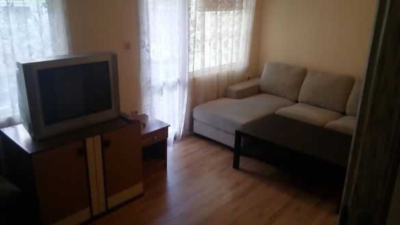 Дава се под наем Едностаен апартамент в Бургас, Център - 45 кв.м за 125 € - Снимка #1