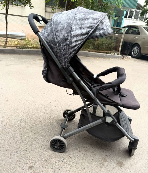Количка прогулочная состояние отличное