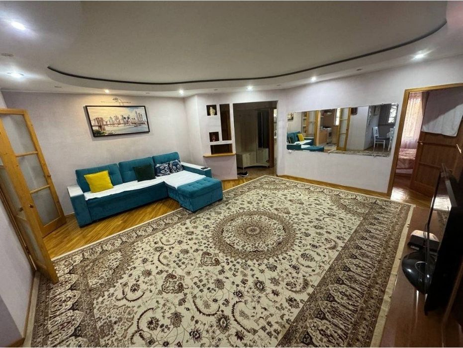 Продается 4/4/4 кирпич 77 серии ул Генерала Петрова кафе Бек с обст