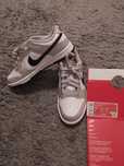 W Nike Dunk Low ESS, Force 1 MID SE 40TH,.