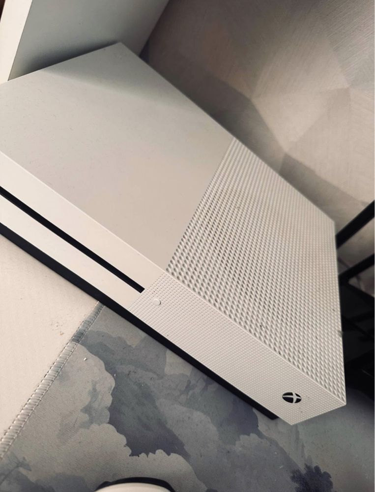 Xbox One S stare PERFECTA 500gb ! Cu jocuri