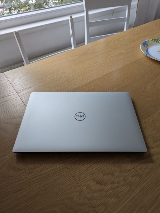 Dell 5540K i9-9880H 32 RAM nVidia 4GB