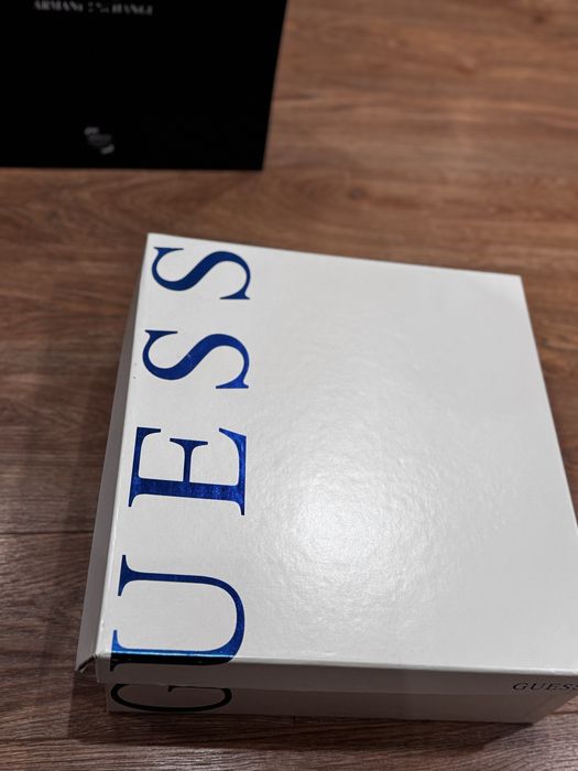 Оригинални боти Guess