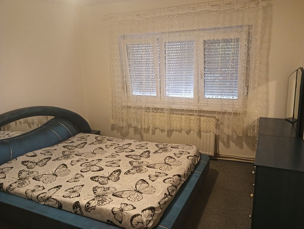 Închiriez apartament