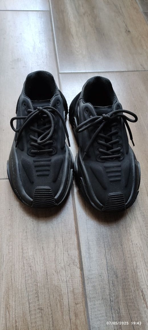 Alexander Wang много яки