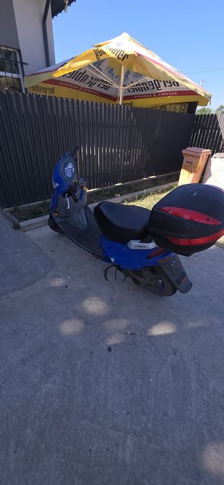 Vând scuter kymco 49cm