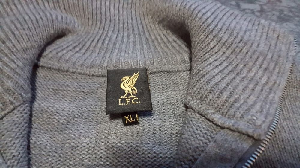 Якe и зимен пуловер на Ливърпул/Liverpool FC/