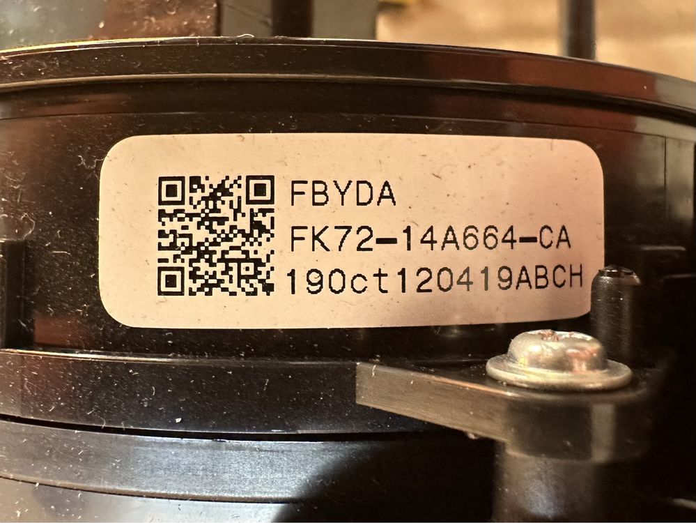 Spira volan / SZL Jaguar E Pace, XE : FK72-14A664-CA