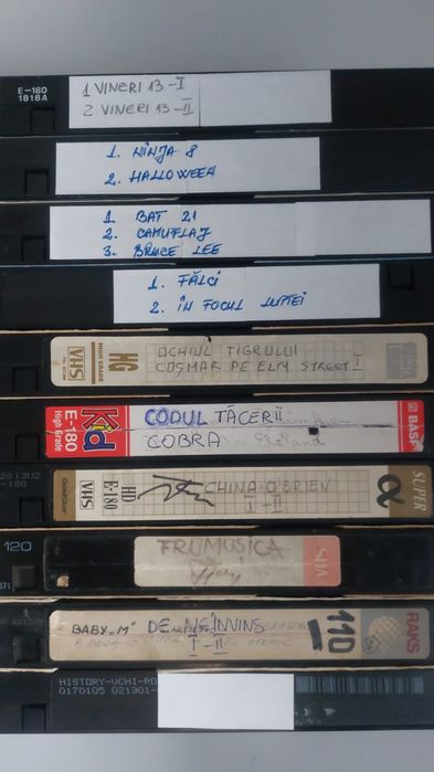 10 casete video cu filme dublate