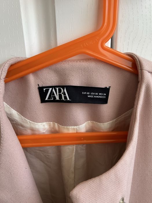 Vand sacou marca Zara