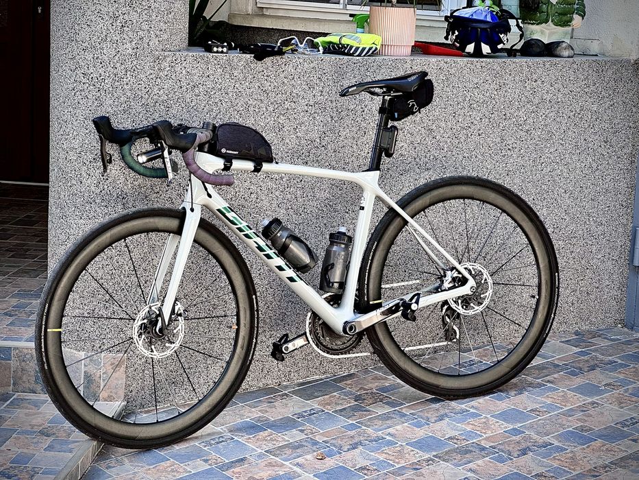 Giant TCR carbon SRAM RED eTap Mavic Cosmic SLR - M 54