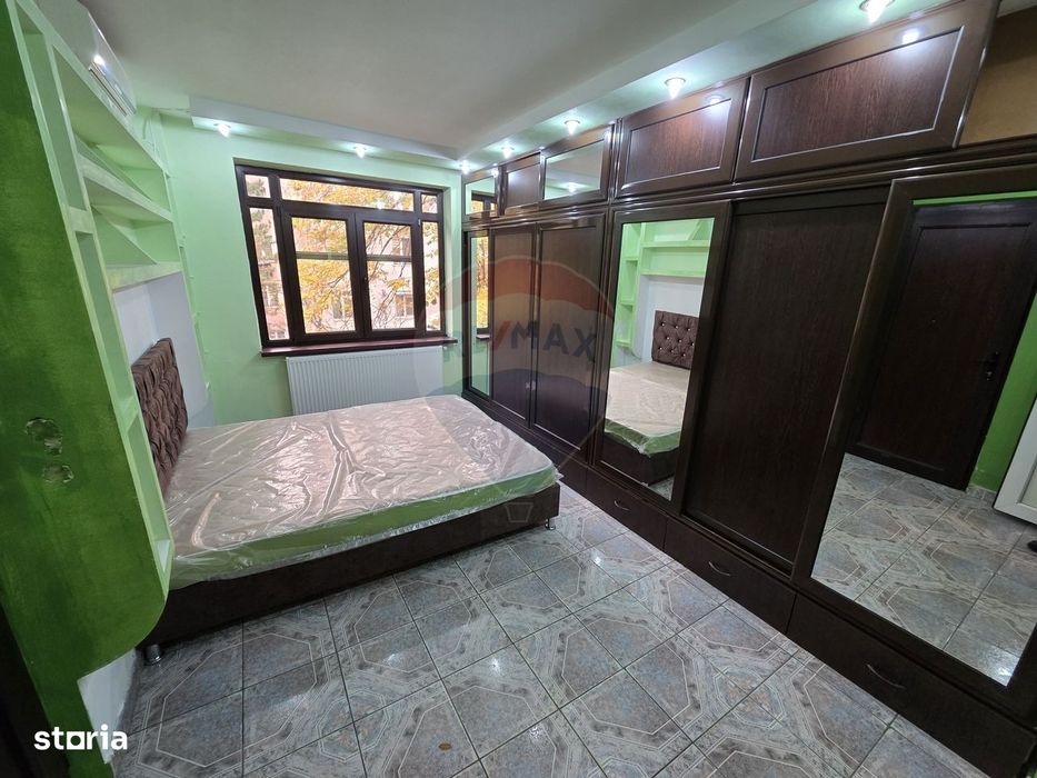 Garsoniera Scoala 7, Gara