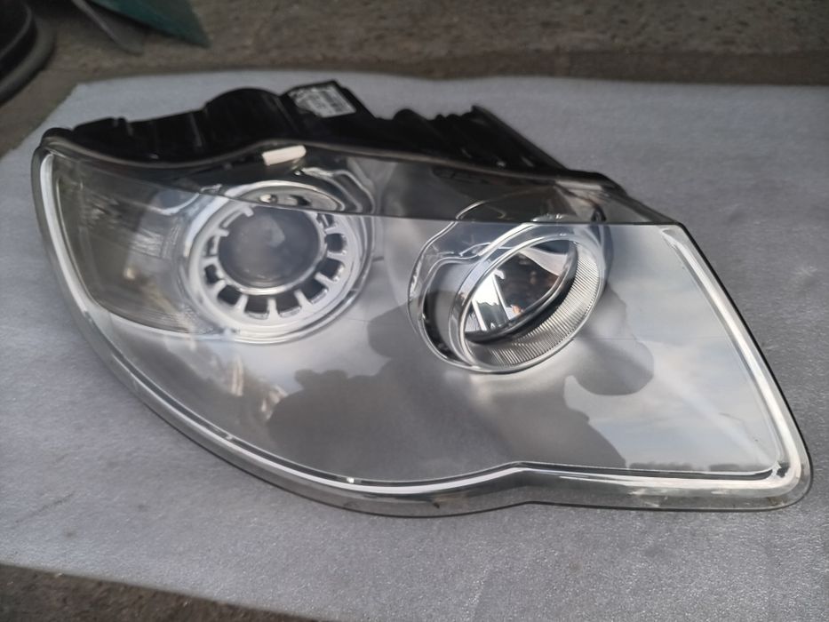 Десен фар за VW Touareg / Туарег 2007-2010г.