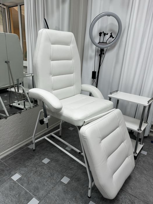 Кресло кушедка белая 80.000 тг