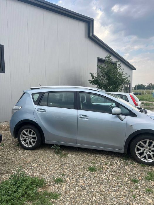 Vand toyota verso 7 locuri