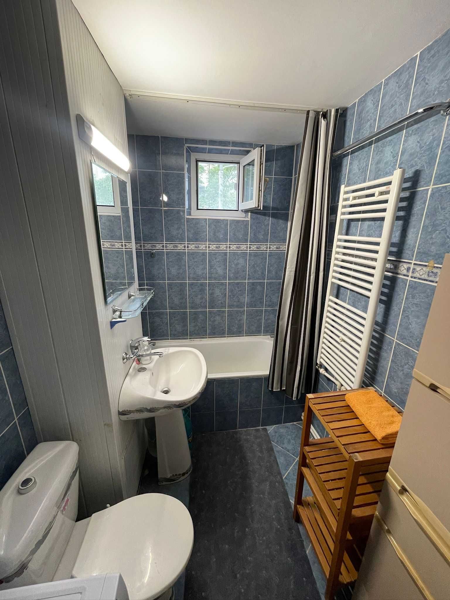 Închiriez apartament 2 camere – Precista, lângă Piața Bistrița