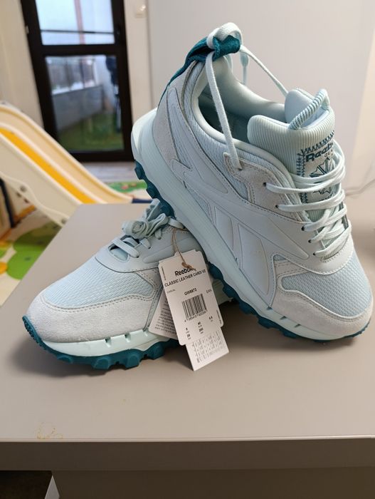 Маратонки reebok cardi b v2