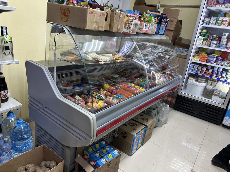 Продам витринный холодильник