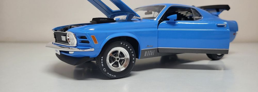Machetă Ford Mustang Mach1 1/18 Maisto