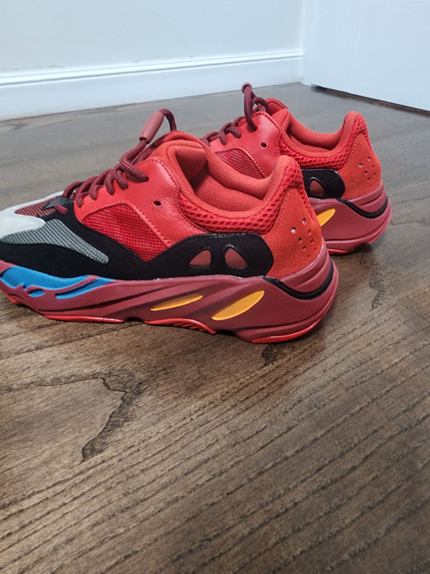 Adidas Yeezy 700 42.5