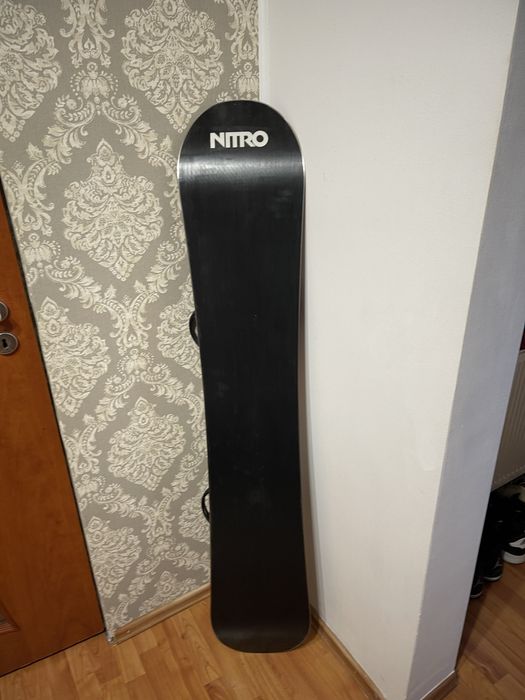 Placa snowboard  nitro 157 cm cu legaturi nitro