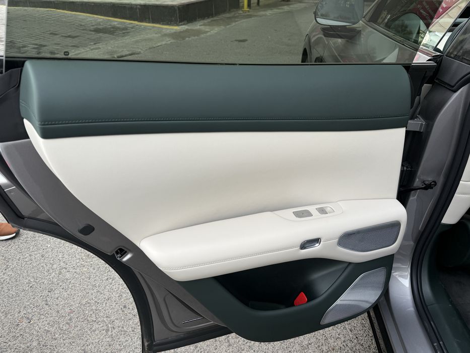 Уважаемые дамы и господа. MyWay Showroom представляет Xiaomi YU7 Max