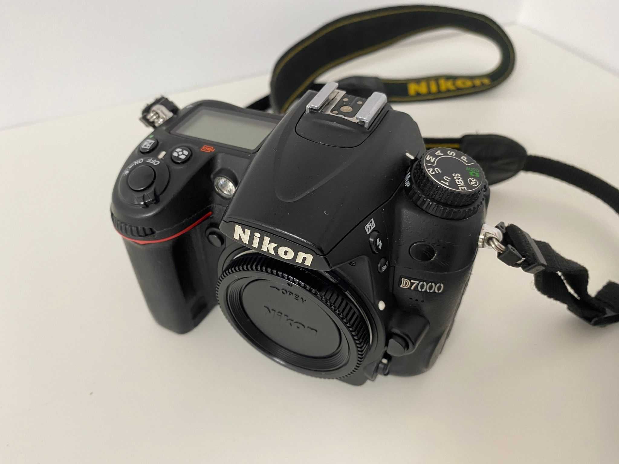 Nikon d7000 (Dx)+grip-(72.381 cadre)+Nikkor 18-55 vr2