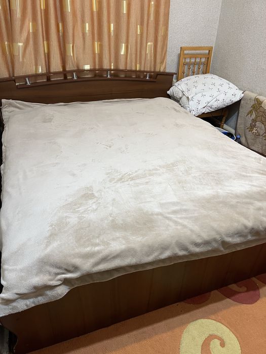 Продам срочно кровать в отличном состоянии