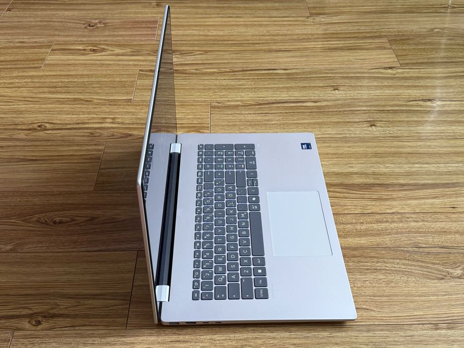 НОВ!17.3 HP OmniBook Touch`Ultra 7-256V/16GB DDR5/1TB SSD/Гаранция 22м