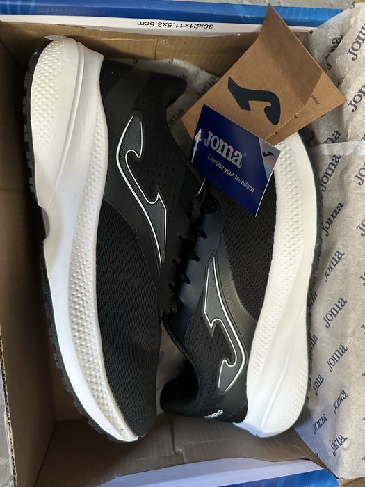 Кроссовки Joma новые