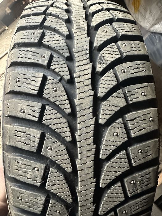 Резина / покрышка  на авто