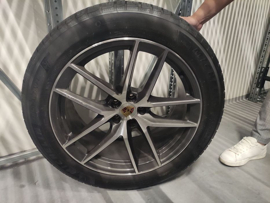 Джанти с гуми 295/40/20 за Porsche