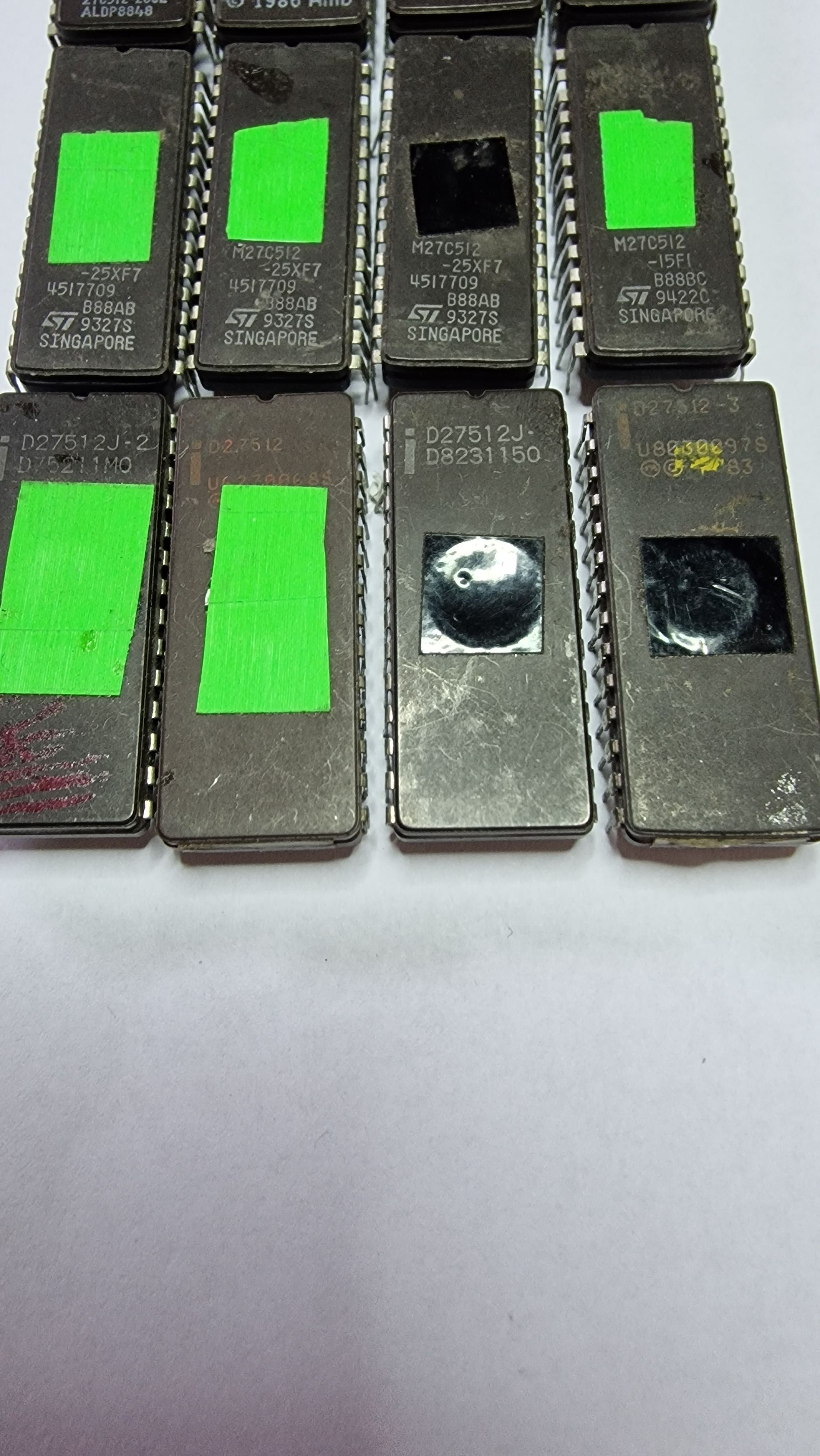 Memorii UV EPROM 27C512 diferiți producători