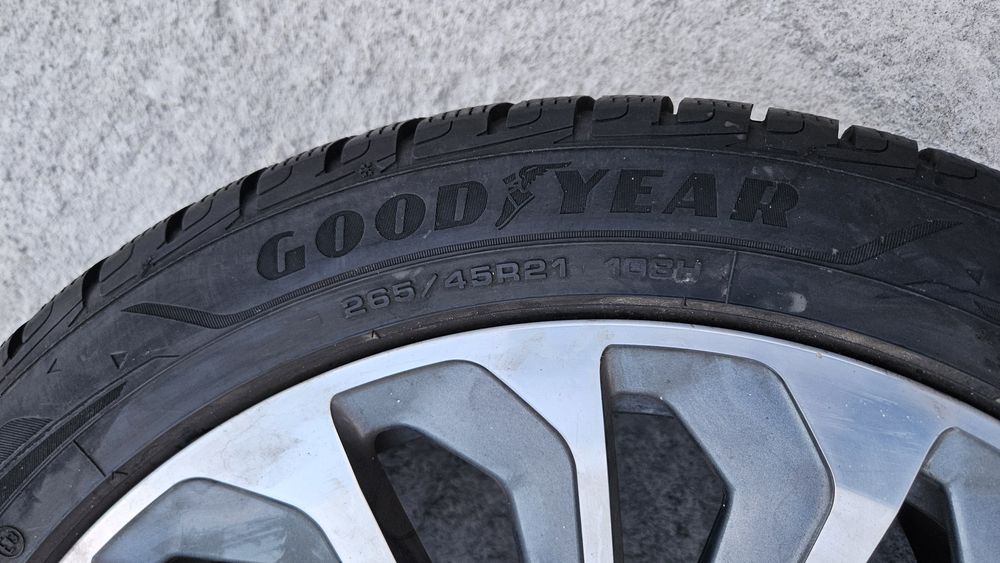 21 инча оригинални джанти със зимни гуми  Goodyear Audi Etron Q7 Q8