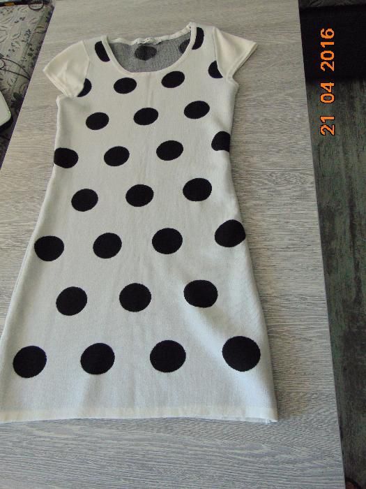 Малка вечерня рокля. От плътно, тежко трико.